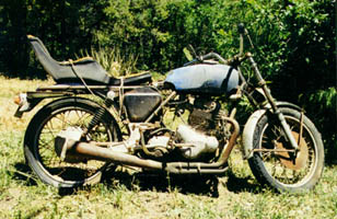 Norton 750 Commando, in the weeds